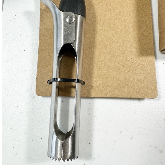 NEW Rae Dunn CORE Apple Corer with Black Handle 🍏🍏🍏 - Picture 3 of 4